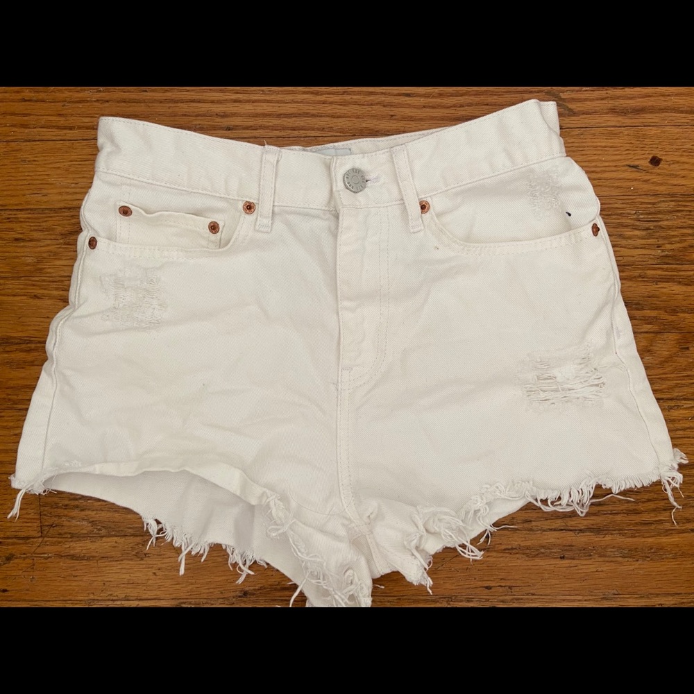 BDG white vintage high rise shorts 27